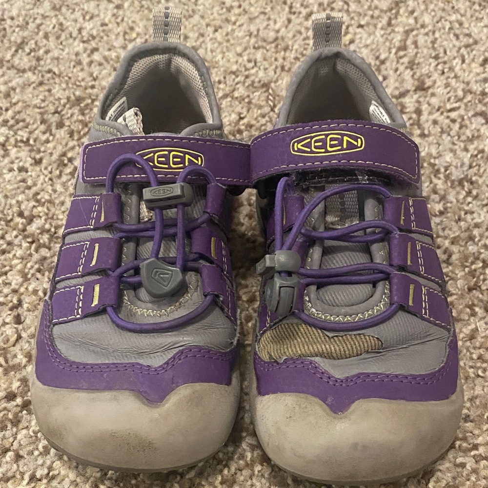 KEEN Kids Sneakers in Purple and Gray
